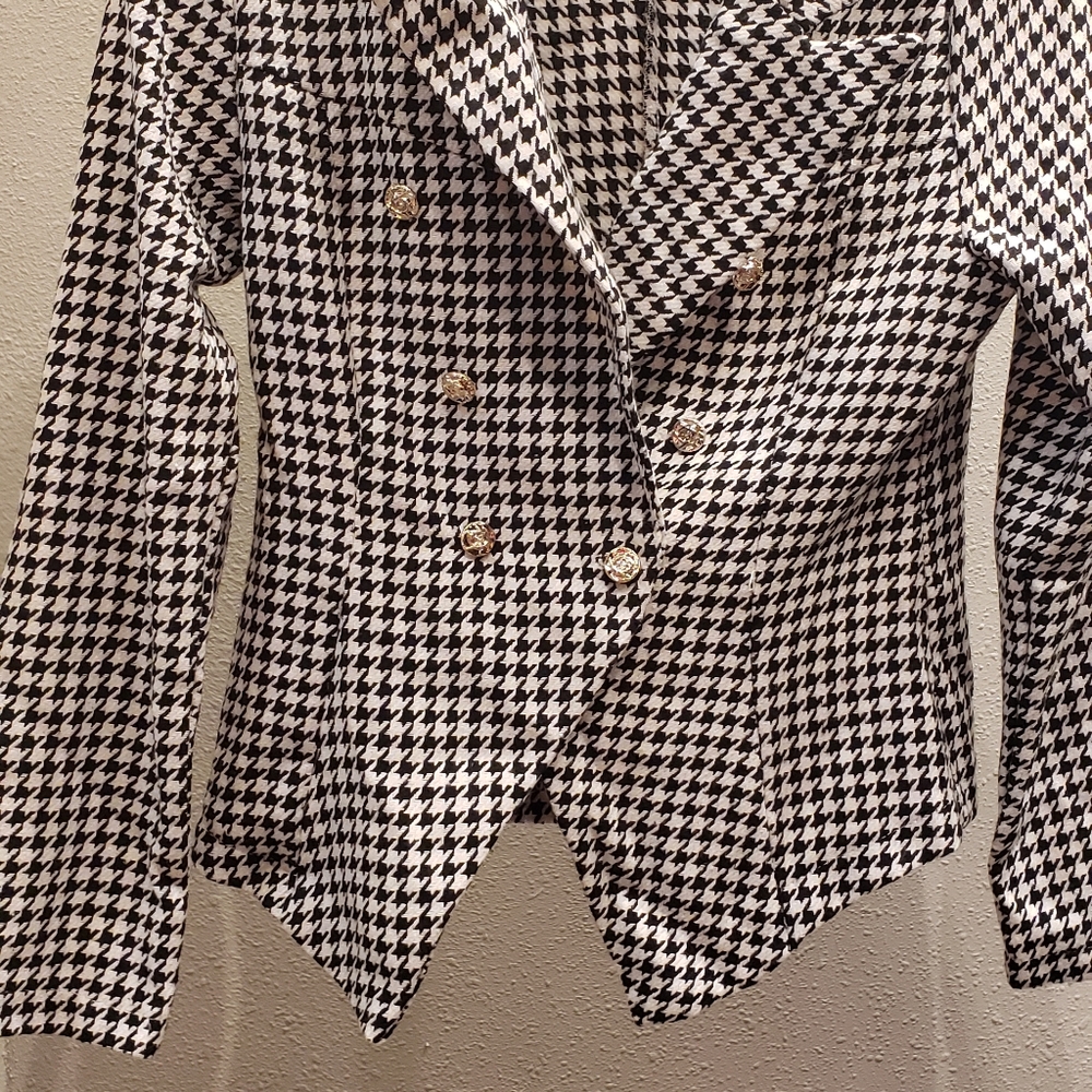 Beautiful Blazer! - Picture 2 of 4